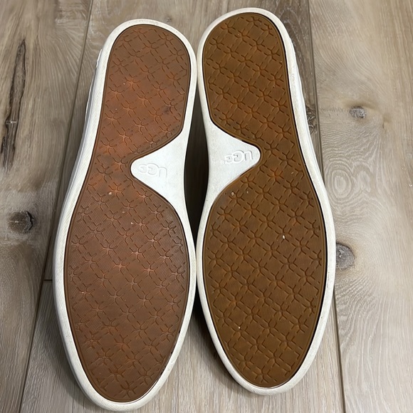 UGG Adley Stripe Slip On Canvas Sneaker in Blue and White Size 9 - Picture 9 of 9